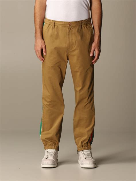 Pantalones de Gucci .